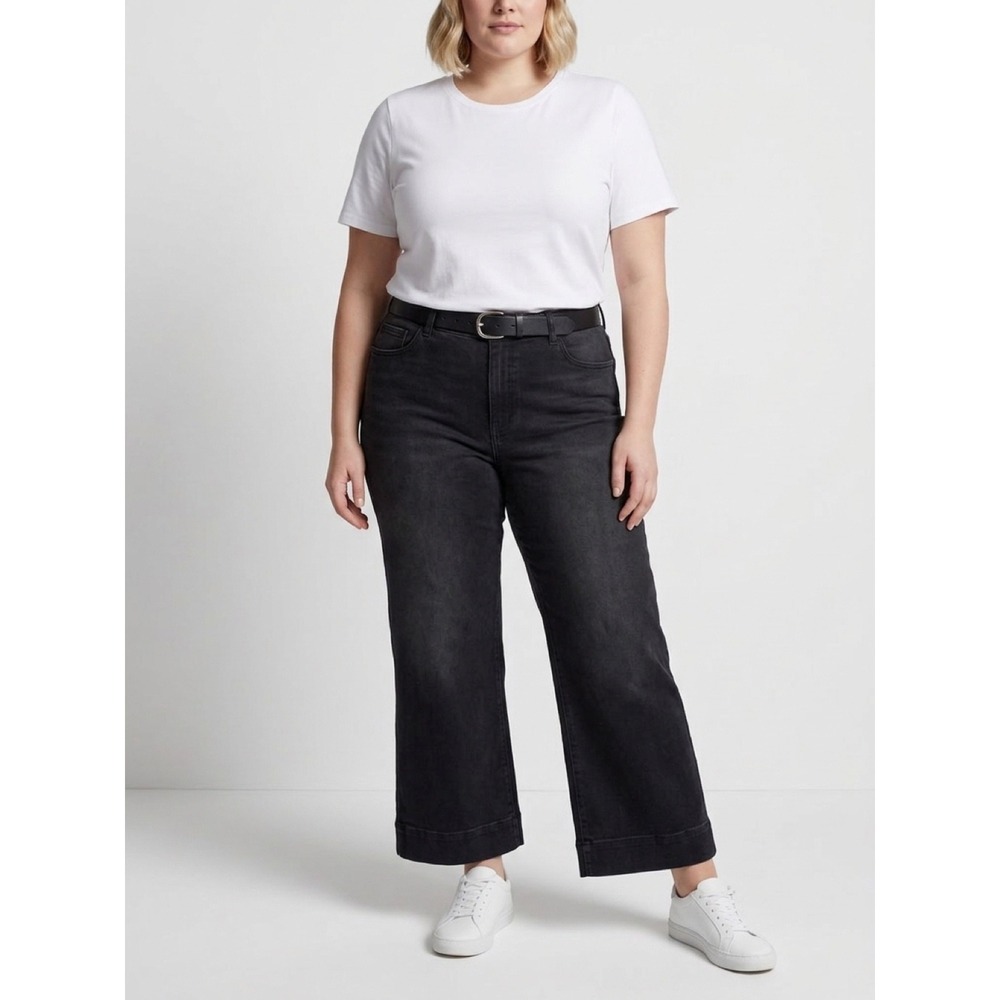 Risen Black High Rise Wide Leg Crop Jeans Size 33 Stretch RP36220